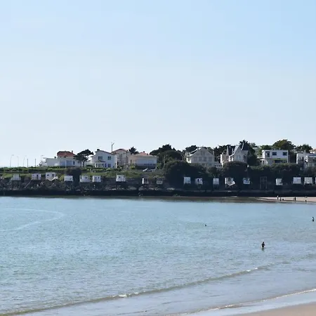 Feriehus In Saint-georges-de-didon *